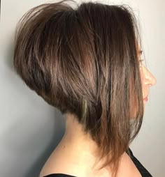 Aline Bob, Cute Bob Haircuts, Angled Bob Haircuts, Brown Bob, Stacked Bob Haircut, Wavy Bob Hairstyles