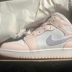 Brand New Never Worn Kids Size 6 Low Rise Jordans Pink, Dusty Rose Nike Shoes, Kids Jordans Purple, Jordans Roze, Jordans Rose, Cute Jordans, Shoes Jordan 1, Shoes Jordan, Womens Jordans