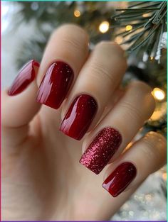 Red Nail Manicure Ideas, December Christmas Nails, One Color Christmas Nails, Christmas Festive Nails, Christmas Nails Dip Powder Red, Christmas Classic Nails, Elegant Red Christmas Nails, Christmas Nails Gel Short Simple Red, Festive Nails Christmas Red