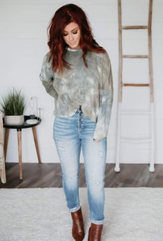 Hairstylist Outfits, Chelsea Houska Hair, Belle Hair, Hello 2024, Mountain Fashion, Chelsea Houska, Chelsea Deboer, Belle Hairstyle, Funky Hairstyles