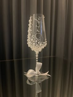 Personalised Crystal Glass Pearl Champagne Fluteone GLASS - Etsy Bride Decor, Pearl Bridal Shower, Dream Wedding Decorations, Wedding Planning Decor, Brown Wedding, Dream Wedding Ideas Dresses, Wedding Glasses, Cute Wedding Ideas