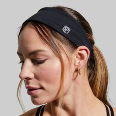 When you‚Äôre in the middle of your workout, the last thing you need to focus on is your headband sliding off. Made with interior grips that prevent slipping and a moisture-wicking and breathable fabric that pulls sweat away from your skin, this headband will always find its way into your gym bag. Headband Black, Black Side, Fall Collections, The Line, In The Middle, Focus On, Your Skin, The Middle, Breathable Fabric