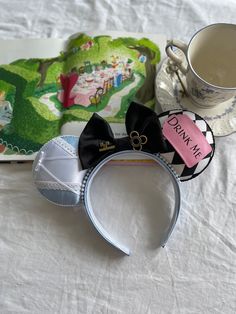 Alice In Wonderland Ears, Alice In Wonderland Mickey Ears, Alice In Wonderland Disney Ears, Wonderland Park, Alice Costume, Alice In Wonderland Disney, Disney Headbands, Bow Ideas, Disney Clothes