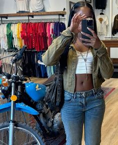 Urban Outfitters Outfit Ideas, Urban Outfitters Outfit, Feminine Streetwear, Urban Y2k, Chill Fashion, Random Clothes, Streetwear Girl, Y2k Outfits, Fit Ideas