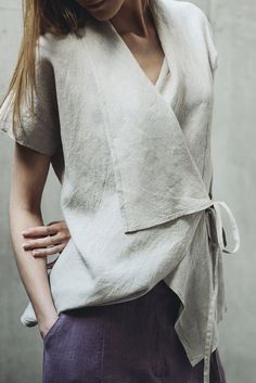 Wrap linen blouse Motumo 14P3 by MotumoLinen on Etsy Fitted Linen Wrap Blouse, Hem Blouse, Moda Vintage, Linen Blouse, Casual Lace, Wrap Blouse, Linen Top, Mode Inspiration, Linen Dresses