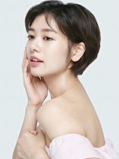 Women's Short Hair, Mom Makeover, So Min, Short Hair Tomboy, Haircut Types, Jung So Min, Shot Hair Styles, Hair Stylist Life