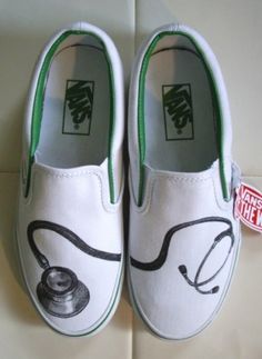 Stethoscope Vans... for all of you health care workers out there Nurse Shoes, Custom Design Shoes, Med Student, Nursing Shoes, Scrubs Nursing