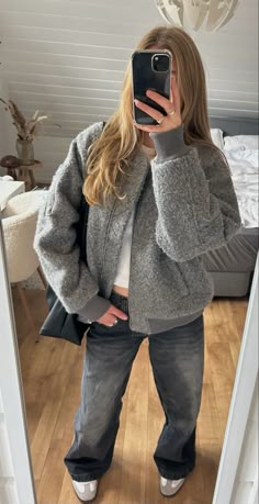 Gray Pants Outfit Aesthetic, Modest Stockholm Style, Grey Jacket Aesthetic, Grey Jacket Outfit Winter, Stolkhome Girl, Dark Grey Jacket Outfit, Stolkhome Girl Outfits, Grey Jeans Outfit Aesthetic, Stolkhome Girl Aesthetic