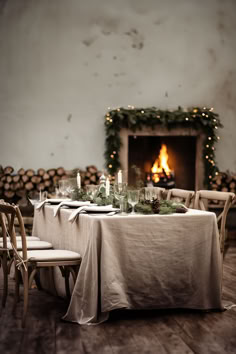 light gray linen tablecloth christmas table Christmas Dining Table Clothes, Christmas Table Settings Norweigan, Family Christmas Dining Table, French Inspired Holiday Table, Over The Top Holiday Table, Christmas Linen Table Cloth, Ruldof Christmas Table, Christmas Table Throw, Dinnign Table Christmas Placesettings