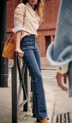 Sezane Denim, Style Parisienne, Casual Chique, Paris Mode, 가을 패션, Mode Inspiration, High Waisted Trousers, Parisian Style, Jean Outfits