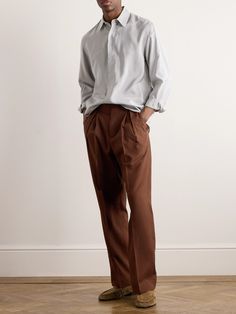 As a filmmaker-turned-designer, Umit Benan dedicates special attention to the fine details. These UMIT BENAN B+ trousers are tailored in a straight-leg profile and detailed with sharp front pleats, just like the classic styles that inspired them. The extended tab fastening improves the overall line of the waistband. Brown Pleated Trousers Outfit Men, Trousers Outfit Men Streetwear, Pleated Trousers Outfit Men, Pleated Trousers Men, Straight Pants Outfit, Pleated Trousers Outfit, Retro Outfits Men, Umit Benan, Trousers Outfit Men