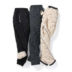 Stay warm and protected during outdoor winter activities with these fleece jogging pants. With these pants, all eyes will be on you as you tackle the cold with adventure and focus on performance Stay warm and comfortable all winter long with these fleece-lined sweatpants. Made with the finest cashmere, the inner layer is thick and soft, providing a barely-there feel that allows your legs to breathe while still retaining heat. These sweatpants will give you a boost of confidence and coziness like Cotton Pants Men, Man Pad, Warm Pants, Chic Pants, Womens Prom Dresses, Traje Casual, Jogging Bottoms, Fleece Sweatpants, Jogging Pants