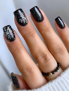 Christmas Press On Nails, Snowflake Nails, Stick On Nails, Xmas Nails, Artificial Nails, Nail Accessories, Holiday Nails, Black Nails, False Nails