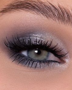 Feyre Starfall Makeup, Light Smokey Eye Makeup Blue Eyes, Blue Eyes With Pink Eyeshadow, Robert Welsh Eyeshadow, Homecoming Eyeshadow Looks, Prom Makeup For Blue Eyes Blue Dress, Grey Makeup Looks, Machiaj Smokey Eyes