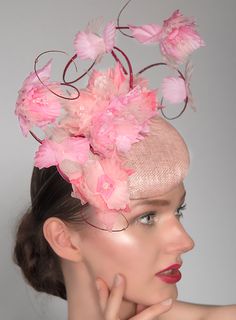 Floral Pink Fascinator for the races. What to wear for Royal Ascot. Baby Pink Fascinator for Summer Wedding Guest. Pink Hat for Royal Ascot. Baby Pink Fascinator for Mother of the Bride.