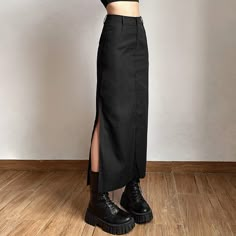 Get ready to turn heads in this stylish y2k high rise slim fit long skirt with side splits. perfect for any special occasion, this skirt is sure to make a statement. Look Grunge, Streetwear Mode, Skirt Y2k, Gothic Rock, Women Midi, Mode Inspo, Fashion Streetwear, Looks Style, Women Skirts Midi