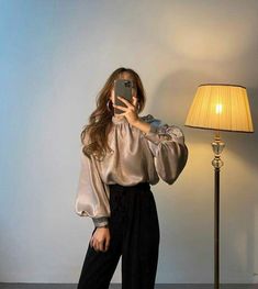 Black Satin Blouse, Balloon Sleeve Shirt, Stylish Fall Outfits, Spring Blouses, Clothes Korean Style, Stylish Dress Book