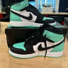 Air Jordan 1 Retro High Og Brand New In Box Youth Size 6/ Woman’s Size 8 Birthday Dream, Nike Shoes Women Fashion, Jordan Green, Timberland Boots Mens, Trendy Shoes Sneakers, Nike Fashion Shoes, Custom Nike Shoes, Jordan Shoes Retro, Shoe Designs