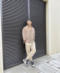 Mocha Outfit Men, Sneaker Outfit Men, Shoes Photo Ideas, Jordan 1 Mocha Outfit Mens, Urban Brown Sneakers For Streetwear, Brown Suede Sneakers For Streetwear, Brown Sneakers For Streetwear, Breathable Brown Sneakers For Streetwear, Retro Brown Sneakers For Streetwear