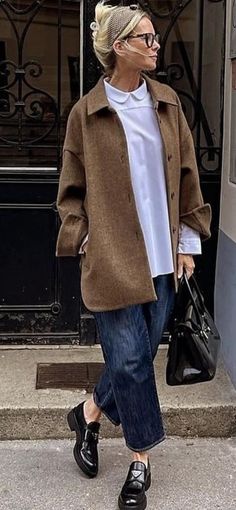 Petite Outfits Casual Street Styles, Stile Casual Chic, Skandinavian Fashion, Fashion Mistakes, Good Afternoon, 가을 패션, Petite Outfits, Fashion Over 50, 50 Fashion