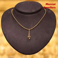 Neck Chains Gold Simple, Small Chains Gold, Trending Necklace, Gold Neck Chain, Jewelry Necklace Simple, Gold Jewelry Outfits, New Gold Jewellery Designs, Gold Earrings Models, Fancy Jewelry Necklace