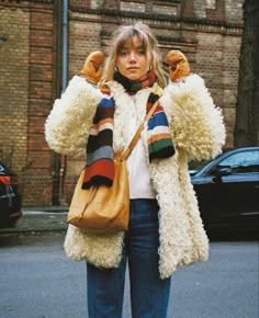 Cooler Style, Handmade Scarf, Old Shoes, Winter Fits, Mode Inspo, The 70s, Looks Vintage, Winter Looks, 70s Fashion