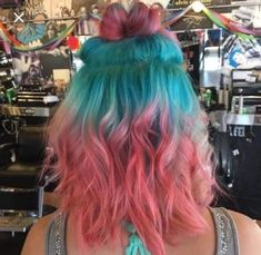 Definately Teal Hair Dye, Quirky Hair, Teal Hair Color, Hair Dye Shades, Hair Color Crazy, Dye Ideas, Hair Color Pastel, Multicolored Hair