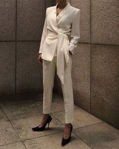 White Suit, Woman Suit Fashion, Mode Inspo, 가을 패션, Suit Fashion, Work Attire, Business Outfits, Elegant Outfit, Work Fashion