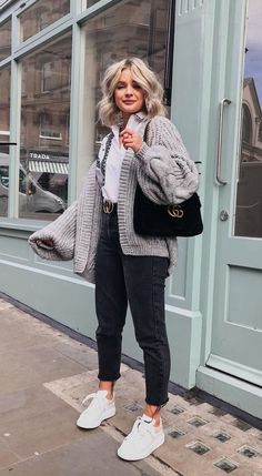 Outfits Primavera, Long Sweaters For Women, Tall Fashion, Cardigan Outfits, Casual Winter Outfits, Work Outfits Women, 가을 패션, Gucci Bags, Fashion Mode