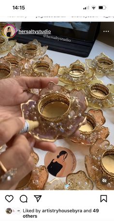 Resin Crockery, Decorative Diya, Aarti Thali, Diy Resin Gifts, Diwali Crafts, Resin Arts, Fancy Envelopes, Candles Ideas