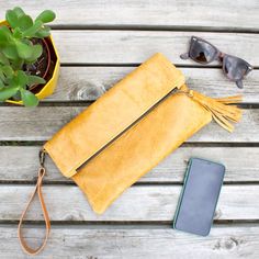 FREE PATTERN TUTORIAL: Make a Stylish Leather Clutch Bag with Rosanna Clare Fold Over Clutch, Leather Laptop Case, Scalpel, Leather Workshop, Bag Tutorial