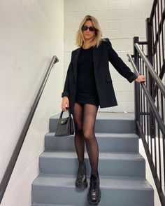 Blazer And Dress Outfit, Cass Dimicco, Spring Outfit Women, Black Mood, Sixth Form Outfits, Neue Outfits, Blazer Outfits