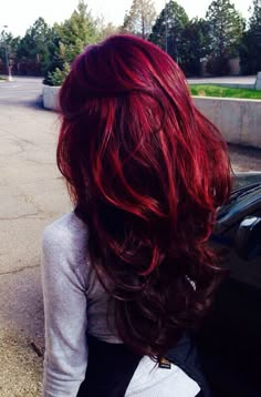 Purple-red hair! Love the color. Absolutely adorable Dark Red Hair Color, Cherry Red Hair, Hair Styles 2017, Trendy Hair Color, Red Hair Color, Cool Hair Color, Love Hair, Hairstyles Haircuts