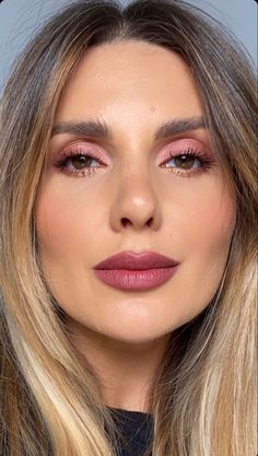 Andreea Ali, Barbie Makeup, Chic Makeup, Makeup Pictures, Makeup Forever, Face Hair, Gorgeous Makeup