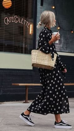 Womens Polka Dot Dress, Spring Outfits 2020, Dresses With Vans, Spring Outfits Dresses, White Polka Dot Dress, Winter Trends, Trend Fashion