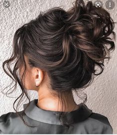 Wedding Hairstyles For Short Hair, Short Bridal Hair, Short Hair Bride, Easy Hairdos, Short Hair Bun, Curly Wedding Hair, Hairdo Wedding, Trendy Wedding Hairstyles