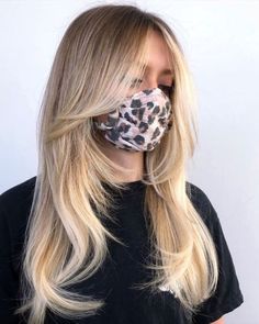 Mid Length Blonde Layers, Mid Length Hair With Layers Blonde, Blonde Mid Length Hair With Layers, 1990s Hairstyles For Women, Mid Length Blonde Hair With Layers, Popular Hair Cuts, Mid Length Haircut For Thick Hair, Modern Long Shag Haircut