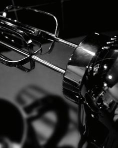 a black and white photo of an instrument