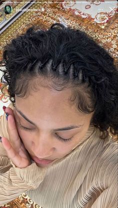 Groovy Hairstyles, Hair Styles To Try, Short Curly Hair Styles, Mrs Bella, Vintage Hairstyles Tutorial, Highlights Curly Hair, Black Ponytail Hairstyles, Hair Styles For Women, Protective Hairstyles Braids