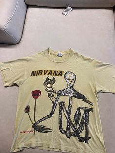 Condition (8.5/10). Measurement (22.5/27.5). Anvil tag size Large. Please note that once item has sold, exchange and refund are not acceptable. Band Tshirt Design Ideas, Nirvana Clothes, Nirvana T Shirts, Nirvana Outfit, Nirvana Tshirt, Nirvana Shirt, Grunge Fashion, Band Tees, Nirvana