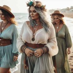 Boho Queens / Inspiration | Sand & Lava Boho Style Outfits Winter, Boho Fashion Over 40, Boho Winter Outfits, Boho Queen, Boho Inspiration, Boho Clothes, Boho Hat, Boho Style Outfits