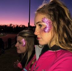 Pinterest: alanamorg Outfits When Its Cold, Football Game Makeup, Pink Out Football Game Outfits, Pink Football Game, Pink Out Football Game, Football Game Outfit Fall, School Spirit Outfit