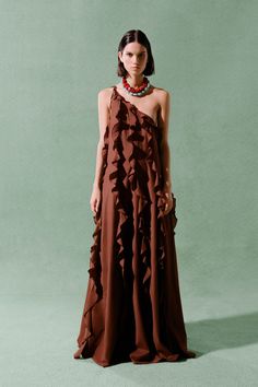 Matching Skirt Set, Robes Glamour, Pre Fall 2023, 2023 Collection, How To Make Clothes, 2023 Fashion, Fashion Show Collection, Woven Dress, Pre Fall