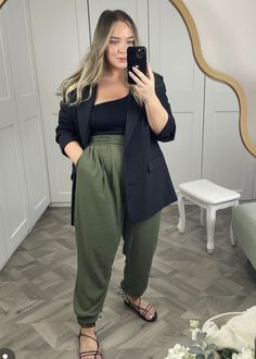 Black Blazer Outfit Ideas, Asos Outfit, Blazer Outfit Ideas, Casual Plus Size Outfits, Black Blazer Outfit, Stylish Work Attire, Blazer Outfit