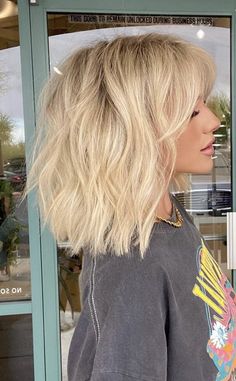 Textured Shoulder Cut Rave Hair, New Hair Trends, Shoulder Length Hair Cuts, Hairstyles Summer, Haircuts For Fine Hair, Short Hairstyle, Shoulder Cut, Summer Hair