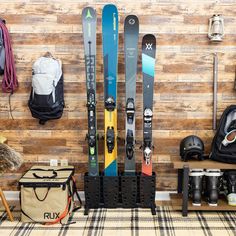 ski floor rack Van Ski Storage, Ski Storage Ideas, Apartment Basement, Snowboard Storage, Ski Fit, Types Of Skiing, Ski Condo, Adventure Wall, Ski Rack