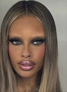 New Years Makeup Ideas, Makeup Ideas Creative, Makeup Blonde Hair, New Years Makeup, 90s Makeup Look, Flawless Face Makeup, Brown Skin Makeup, Ethereal Makeup, Photoshoot Makeup