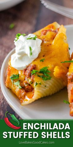 Enchilada Stuffed Shells Enchilada Stuffed Shells, Asian Steak Bites, Shell Pasta Recipes, Creamy Pasta Bake, Best Easy Dinner Recipes, Healthy Baked Chicken, Tasty Dinner, Baked Banana, Easy Pizza