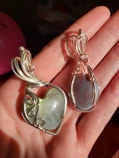 Dope Jewelry Accessories, Pretty Pendant, Dope Jewelry, Wire Pendant, Wire Art, Jewelry Inspo, Gold Jewelry Fashion, Wire Wrapped Jewelry, Wire Wrapping