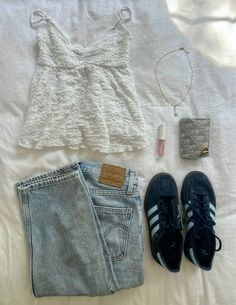 Basic Clothing, Outfit Layouts, Outfit For Summer, Outfit Inso, Outfit Jeans, Stockholm Fashion